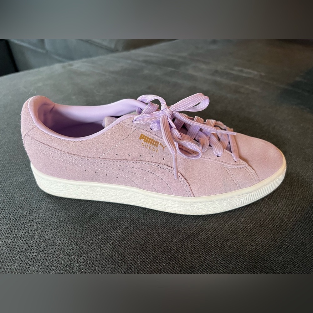 Puma lavender suede size 8 sneaker, women’s